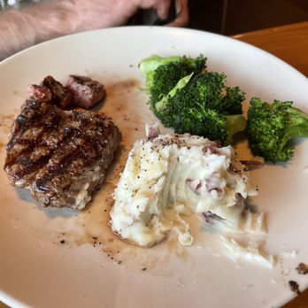 Applebee's Grill + Bar - 6 oz! - American Near Me - Tifton, Georgia