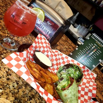 WingNutz - BLT WRAP WITH A STRAWBERRY MARGARITA, DELICIOUS!!! - Chicken Wings Near Me - Las Vegas, Nevada