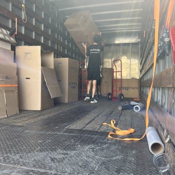 Mowglis Trusted Movers - Their clean truck & equipment - Movers Near Me - Los Angeles, California Mowglis Trusted Movers - Their clean truck & equipment - Movers Near Me - Los Angeles, California