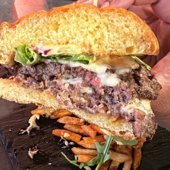 BEEF N’ BUNS - Updated December 2024 - 161 Photos & 76 Reviews - 12200