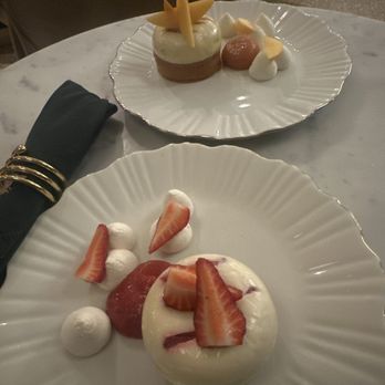 Sweet Rehab - Strawberry cheesecake cake and peach cheesecake - Coffee & Tea Near Me - New York, New York Sweet Rehab - Strawberry cheesecake cake and peach cheesecake - Coffee & Tea Near Me - New York, New York
