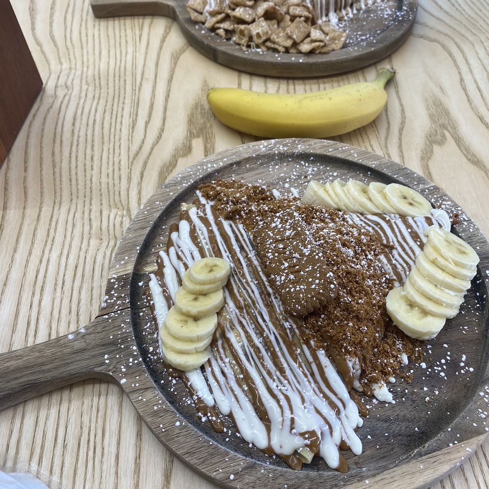 Cinnamon Toast Crunch Crepe & Lotus Crepe Cinnamon Toast Crunch Crepe & Lotus Crepe