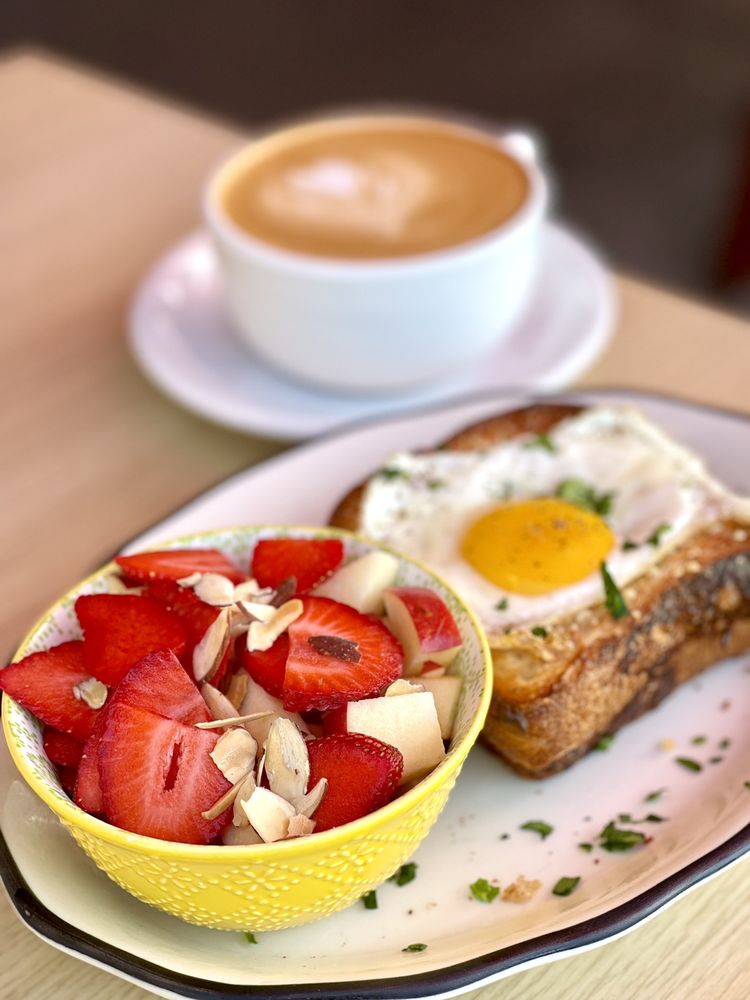 Little France Coffee & Bakery