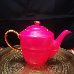 My beloved hot pink teapot, purchased at Lovejoy's Attic!!
