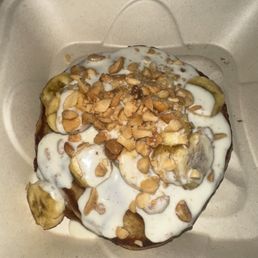 Banana Mac nut pancakes w/toasted Mac nuts Banana Mac nut pancakes w/toasted Mac nuts