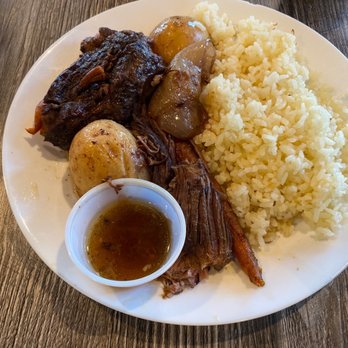 uniQue bite eatery - Pot Roast Plate - New American Near Me - Indio, California