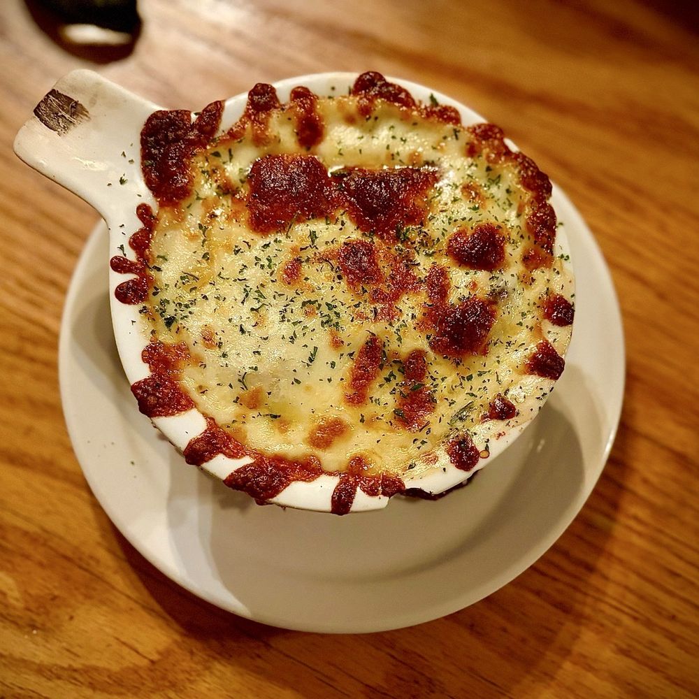 Oncle Antoine - French Onion Soup - Pubs Near Me - Quebec City, Quebec Oncle Antoine - French Onion Soup - Pubs Near Me - Quebec City, Quebec