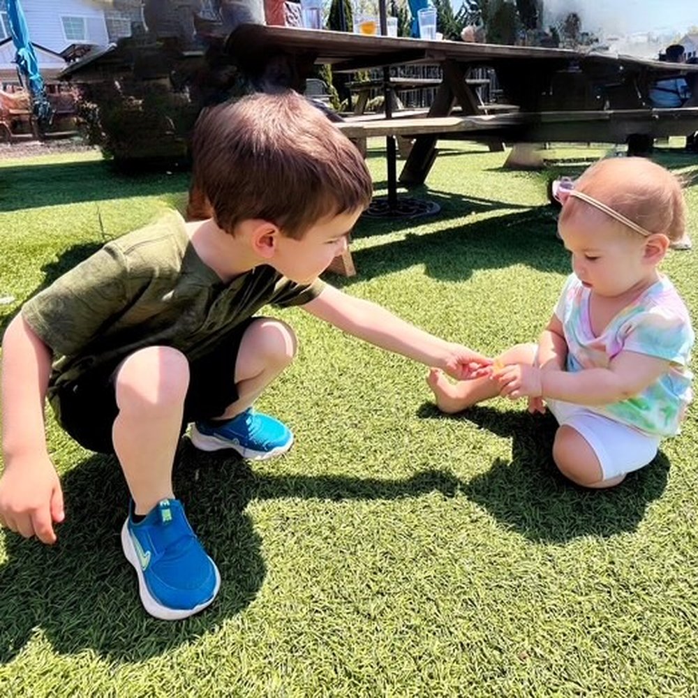 Blue Mountain Brewery - Cousins getting to know each other - Brewpubs Near Me - Afton, Virginia Blue Mountain Brewery - Cousins getting to know each other - Brewpubs Near Me - Afton, Virginia