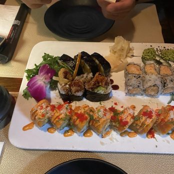 Okinii - R16. Amazing Roll V28. Spicy Lobster Roll - Sushi Bars Near Me - New York, New York
