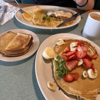 Pegah's Kitchen - American Near Me - Escondido, California Pegah's Kitchen - American Near Me - Escondido, California