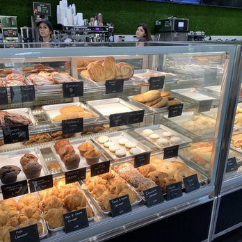 C'est Bon - Bar area - Coffee & Tea Near Me - Coral Gables, Florida