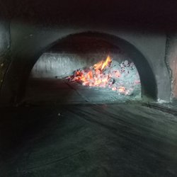 Paradiso Hillside Resort - Wood bricks oven