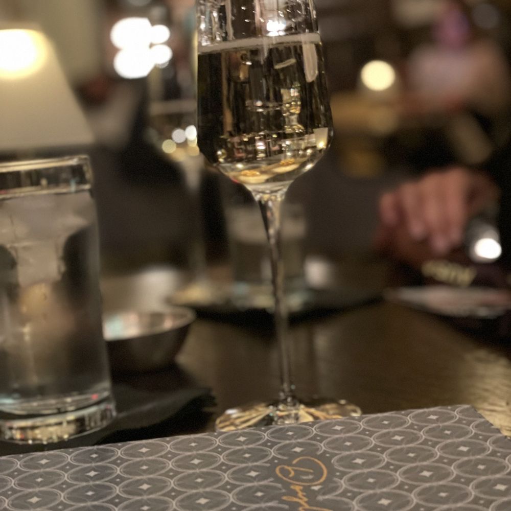 Doyle - Prosecco - Bars Near Me - Washington, DC, District of Columbia