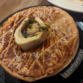The Scran & Scallie - Steak pie - Gastropubs Near Me - Stockbridge, EDH The Scran & Scallie - Steak pie - Gastropubs Near Me - Stockbridge, EDH