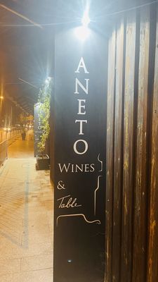 Aneto & Table by null