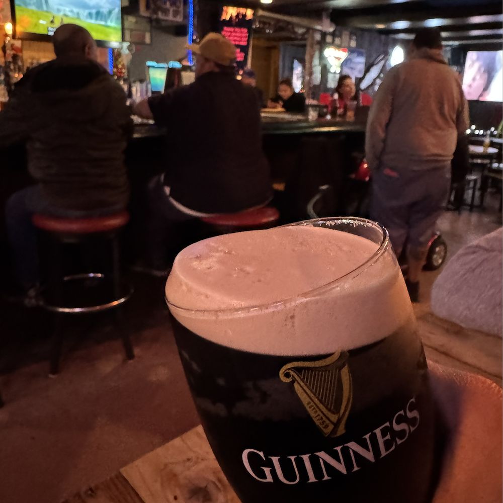 Surf Lounge - Dive Bars Near Me - Pacifica, California