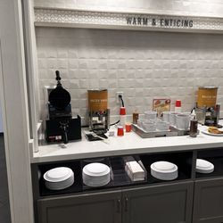 Tru by Hilton - Easton - Waffle Station