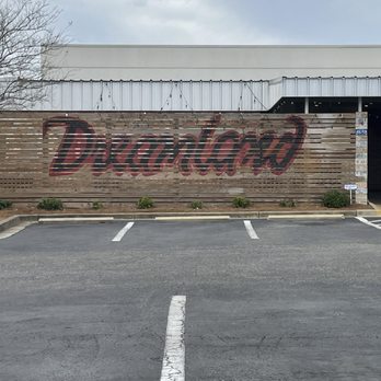 Dreamland BBQ - Barbeque Near Me - Montgomery, Alabama