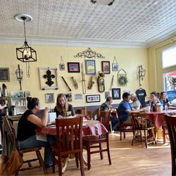 Lucile's Creole Cafe - Inside