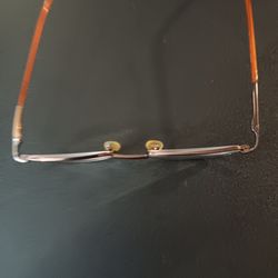 Johnson Curran Optometry Centers - see the difference in the screws & arms!