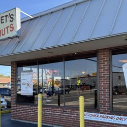 Demet's Donuts - Demet's Donuts Outside