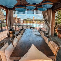 Bann at Oak Knoll Napa - Courtyard dining.