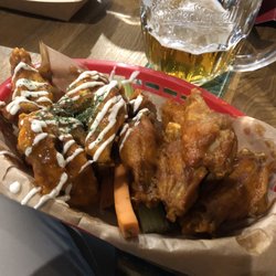 Winghaus Restaurant and SportBar