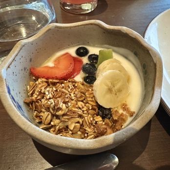 Tradewinds - GRANOLA BOWL - American Near Me - Cancún, ROO