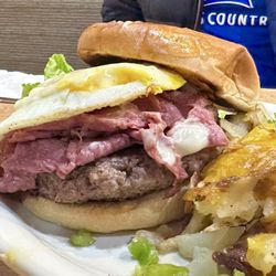 Uncle John's Pancake House - Irish burger