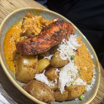 Bollynan Montorgueil - Salmon, butter chicken, biryani rice and potatoes - Indian Near Me - Paris, 75
