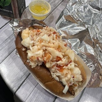 James Hook & Co - Large Lobster Roll with Butter - Seafood Near Me - Boston, Massachusetts James Hook & Co - Large Lobster Roll with Butter - Seafood Near Me - Boston, Massachusetts