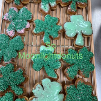 Moonlight Donuts - Saint Patrick's day - Donuts Near Me - Santa Paula, California Moonlight Donuts - Saint Patrick's day - Donuts Near Me - Santa Paula, California