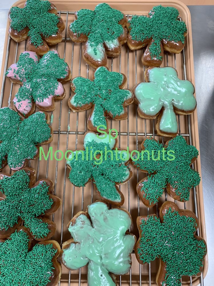 Moonlight Donuts
