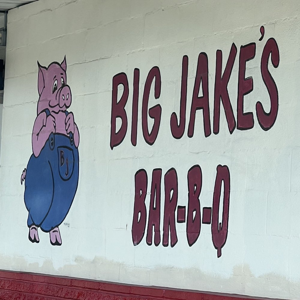 Big Jake's Bar-B-Que - ows a pig on the wall - Barbeque Near Me - Texarkana, Texas