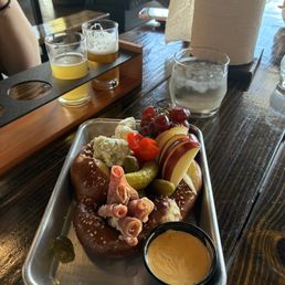 Bratcuterie Pretzel
