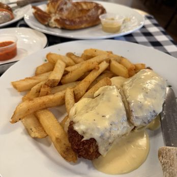 Das Schnitzel Haus - Stuffed veal - German Near Me - Parma, Ohio