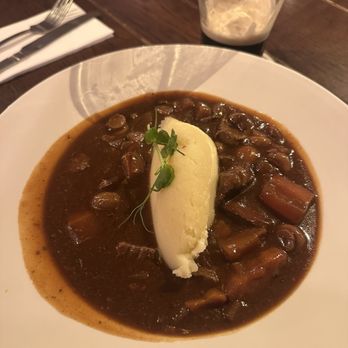 Lundy foots - Beef and Guinness stew 4/5 - Irish Near Me - Dublin, D