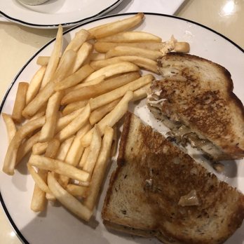 Café Central - This is what u get for 17.99 ! Old fries and a patty on a patty melt half the size of the bread disgusting! - American Near Me - Reno, Nevada Café Central - This is what u get for 17.99 ! Old fries and a patty on a patty melt half the size of the bread disgusting! - American Near Me - Reno, Nevada