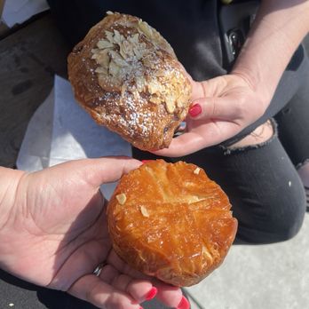 Le Panier - Carmelized croissant. Chocolate croissant. - Bakeries Near Me - Seattle, Washington Le Panier - Carmelized croissant. Chocolate croissant. - Bakeries Near Me - Seattle, Washington