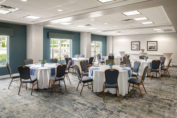 Hampton Inn & Suites Cape Cod-West Yarmouth by null