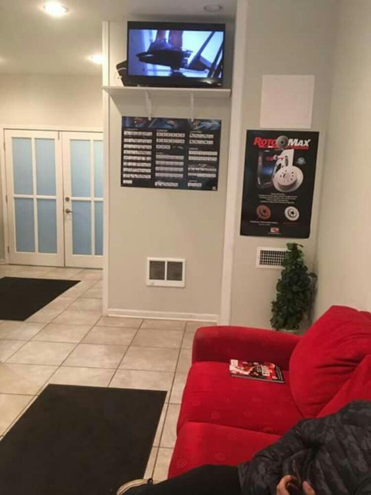 NEW EXTREME AUTO AND BODY Updated October 2024 927 S Western