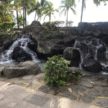Waikiki Beach - Cute water fountain at the beach! - Beaches Near Me Waikiki Beach - Cute water fountain at the beach! - Beaches Near Me