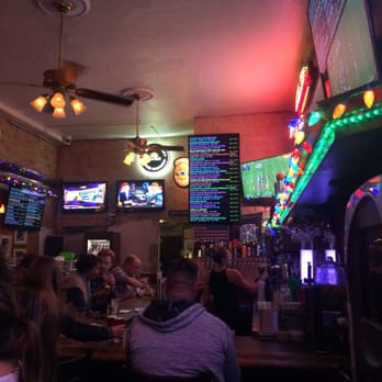 Quinn's Pub and Grill - Inside bar area.. - Pubs Near Me - Long Beach, California Quinn's Pub and Grill - Inside bar area.. - Pubs Near Me - Long Beach, California