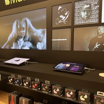 Apple - Electronics Near Me - East Rutherford, New Jersey