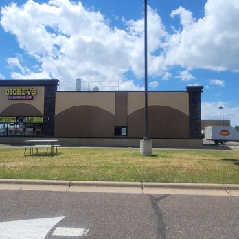 Dickey's Barbecue Pit - Barbeque Near Me - North Branch, Minnesota