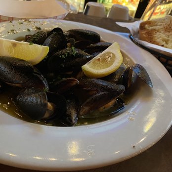 Amicci's - Red or White Clam Sauce - Italian Near Me - Baltimore, Maryland