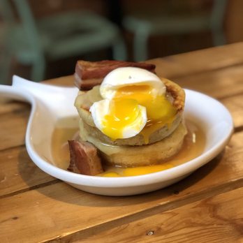 La Fabrique - Pancakes w/ Cheese, Apple Purée, Maple Syrup, Thick-cut Bacon and poached egg - French Near Me - Montreal, Quebec La Fabrique - Pancakes w/ Cheese, Apple Purée, Maple Syrup, Thick-cut Bacon and poached egg - French Near Me - Montreal, Quebec
