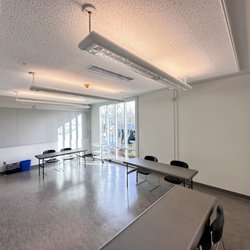 Multnomah County Library - Gregory Heights - Gregory Heights Library meeting room