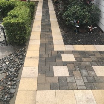 Landcomp Pavers - Sidewalk to connect the pool and patio area with the pergola seating area. - Patio Coverings Near Me Landcomp Pavers - Sidewalk to connect the pool and patio area with the pergola seating area. - Patio Coverings Near Me