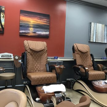 Nails By Rose - I absolutely love this nail salon!  Rose and Linda are The best! - Nail Salons Near Me - Newbury Park, California